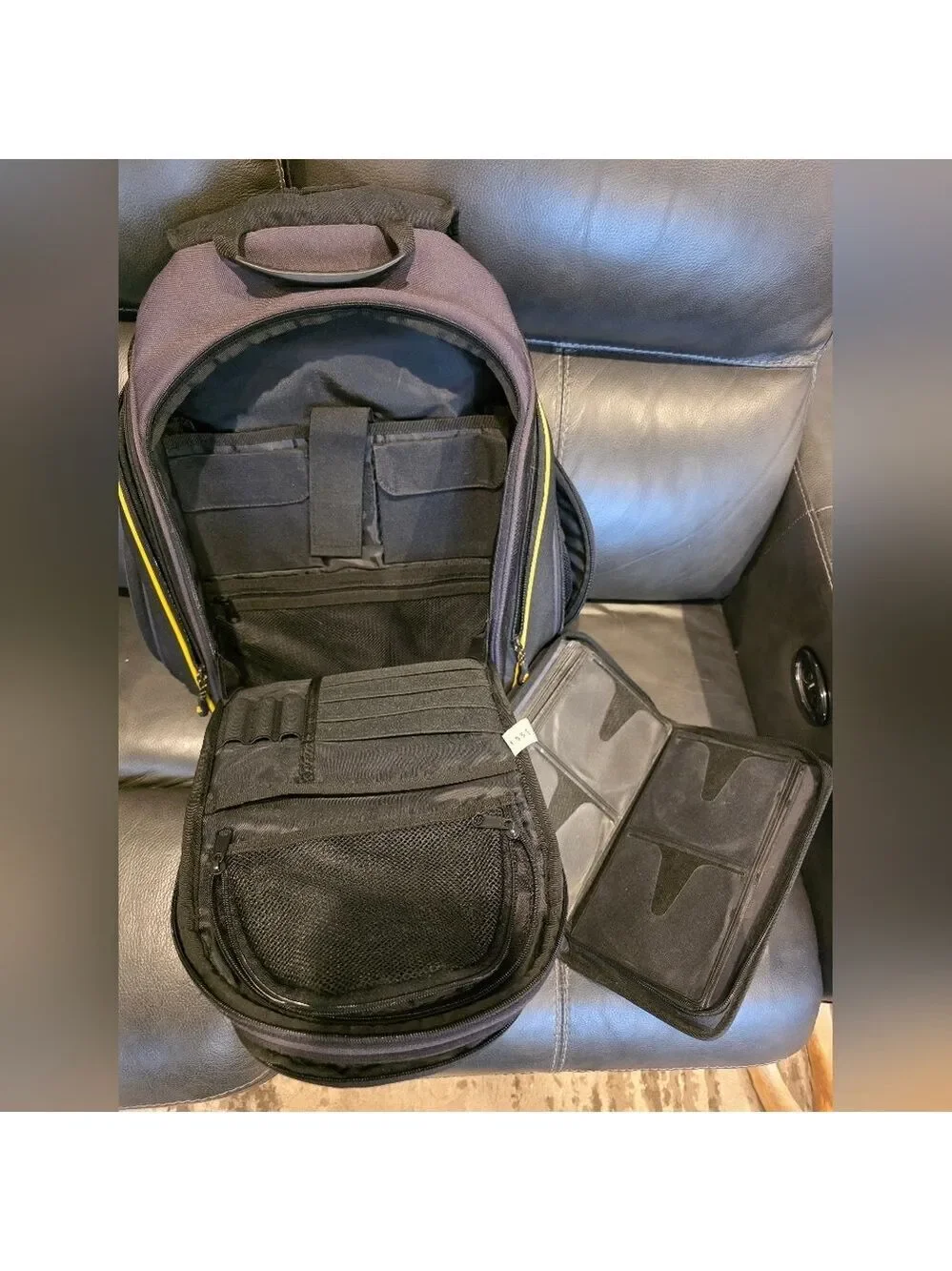 Mobile Edge Backpack with Roots CD Case - Picture 3 of 3